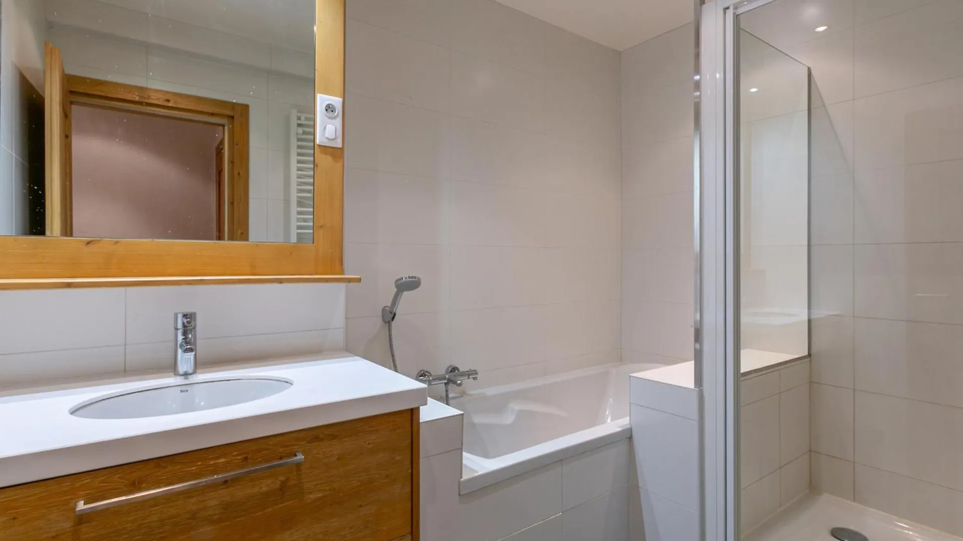 Appartement Moderne Renove Face Aux Pistes Avec Equipements Complets - Fr-1-694-215 Val-d'Isere