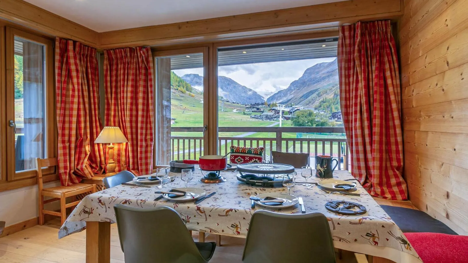 Appartement Moderne Renove Face Aux Pistes Avec Equipements Complets - Fr-1-694-215 Val-d'Isere Apartment