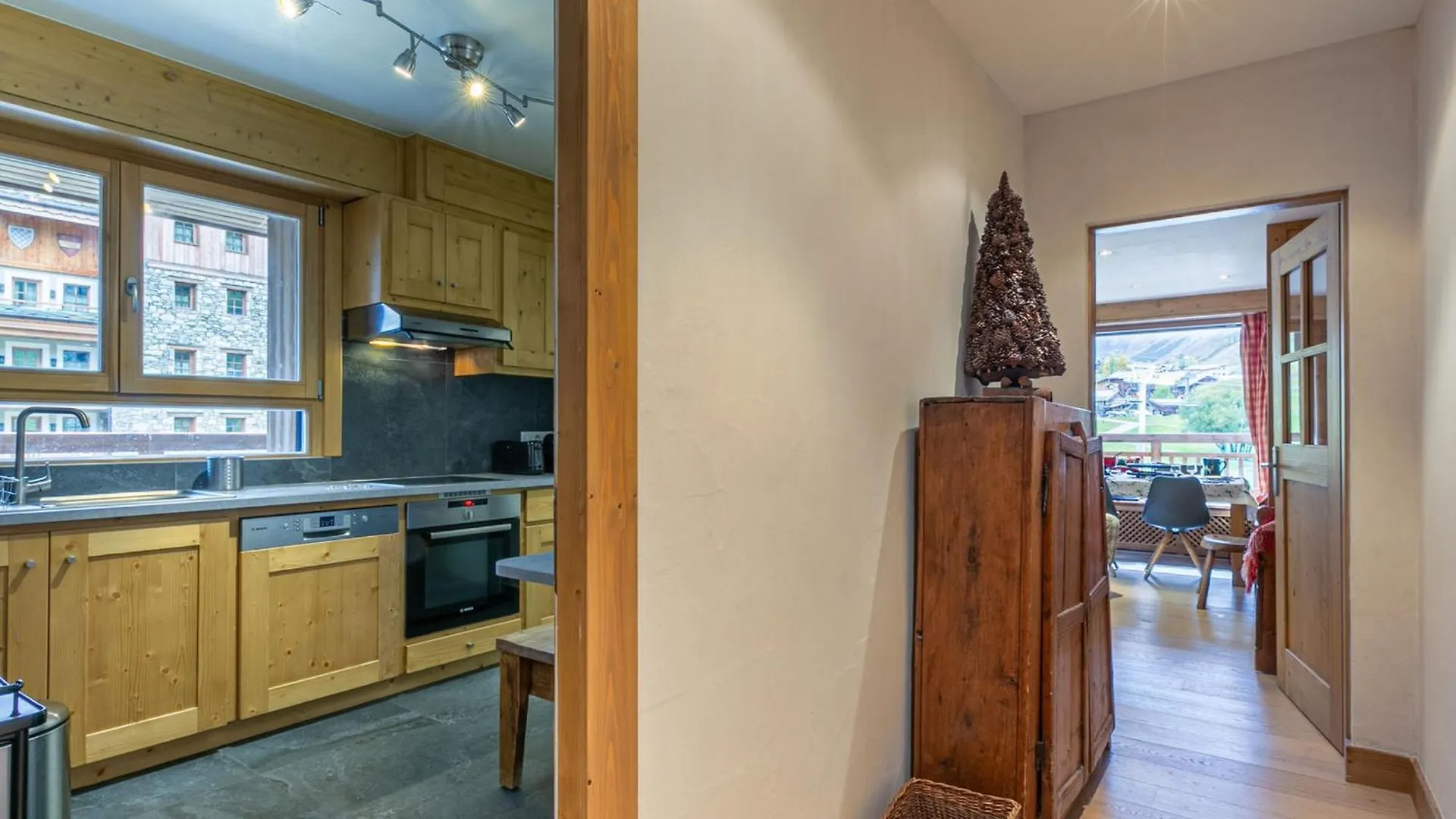 Appartement Moderne Renove Face Aux Pistes Avec Equipements Complets - Fr-1-694-215 Val-d'Isere 0*,  France