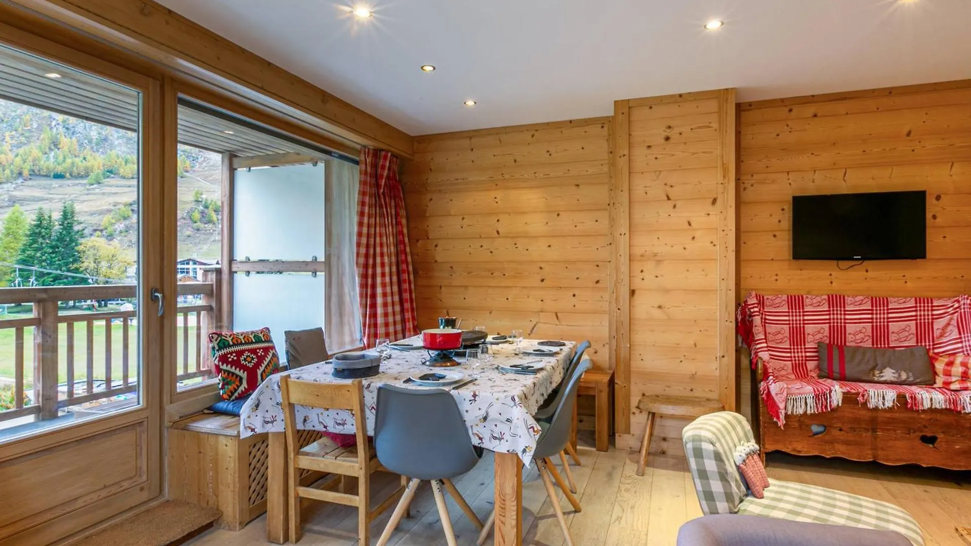Appartement Moderne Renove Face Aux Pistes Avec Equipements Complets - Fr-1-694-215 Val-d'Isere 0*,